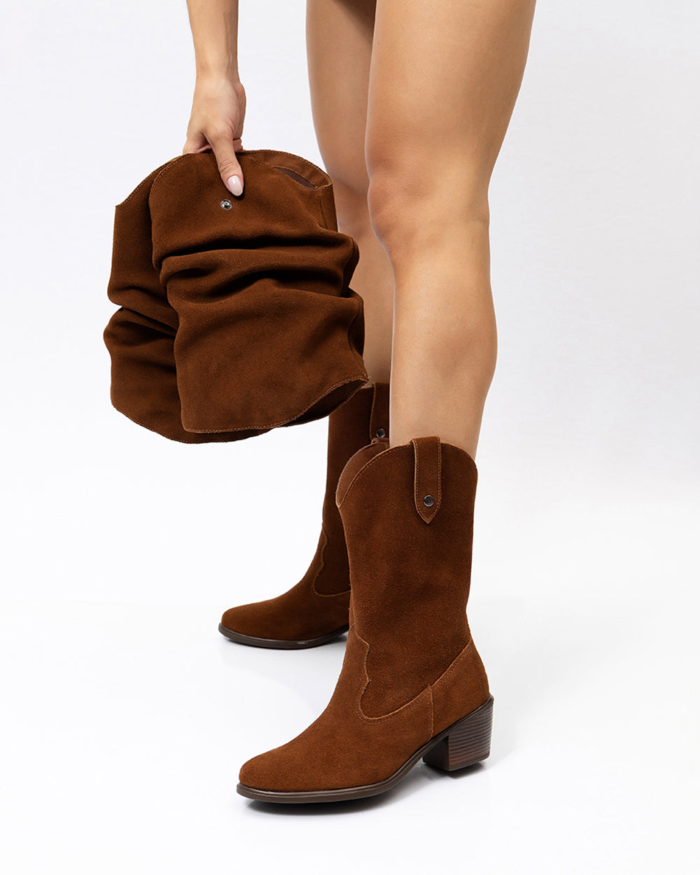 Bota Western Polaina Slouchy Cano Médio Camurça Marrom Villa Griffe