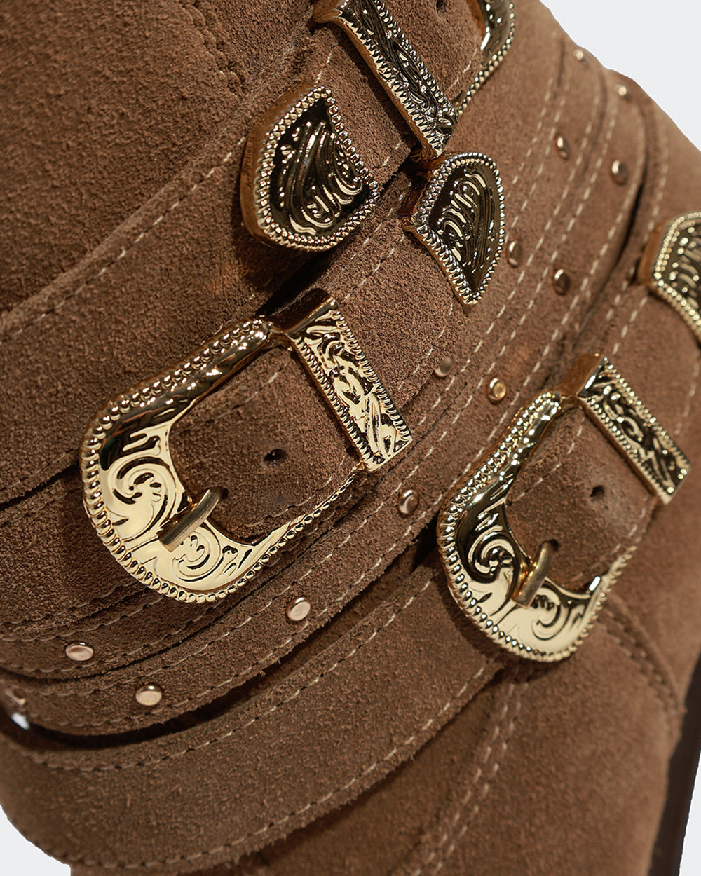 Bota Western Mix Fivelas Cano Médio Camurça Amêndoa Villa Griffe