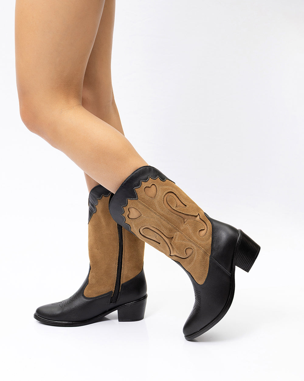 Bota Western Bordada Cano Médio Preta Villa Griffe