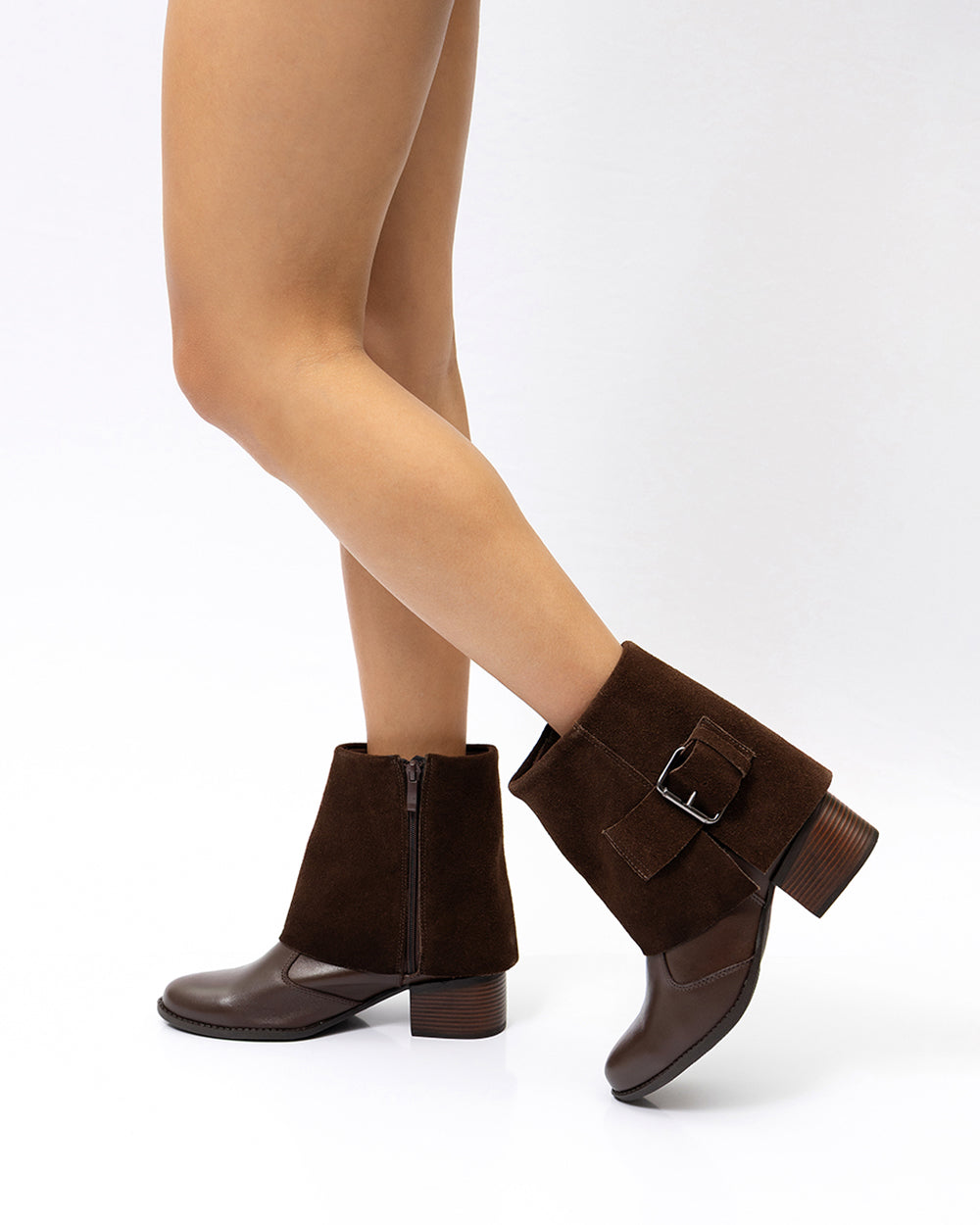 Bota Maxi Fivela Cano Curto Café Villa Griffe