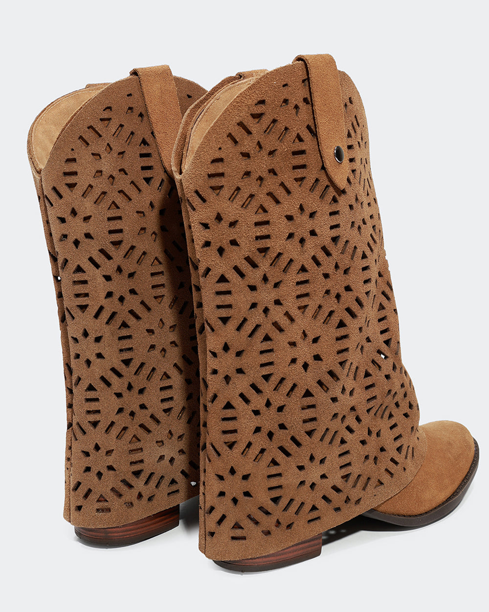 Bota Western Polaina Bordada Cano Médio Camurça Amêndoa Villa Griffe