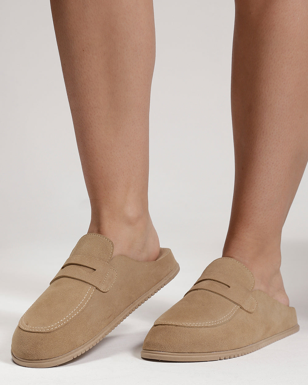 Clog Gravata Basic Camurça Areia Villa Griffe