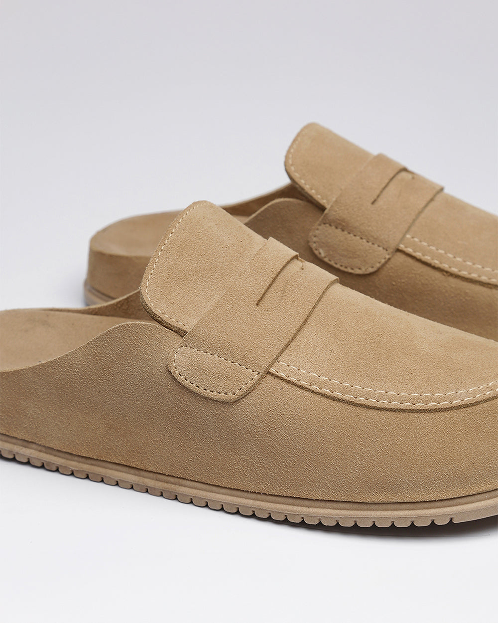 Clog Gravata Basic Camurça Areia Villa Griffe