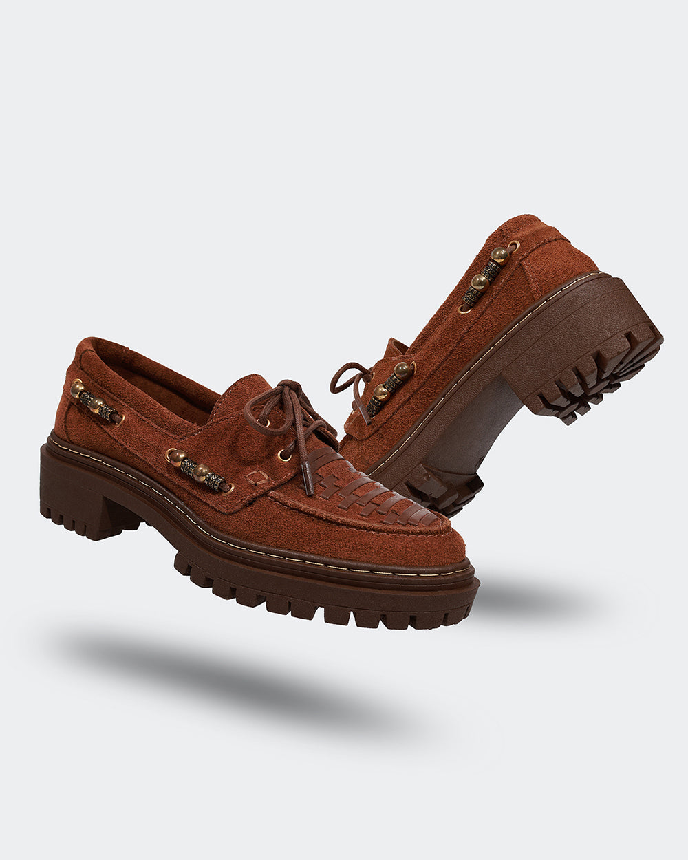 Mocassim Trissê Camurça Camel Villa Griffe
