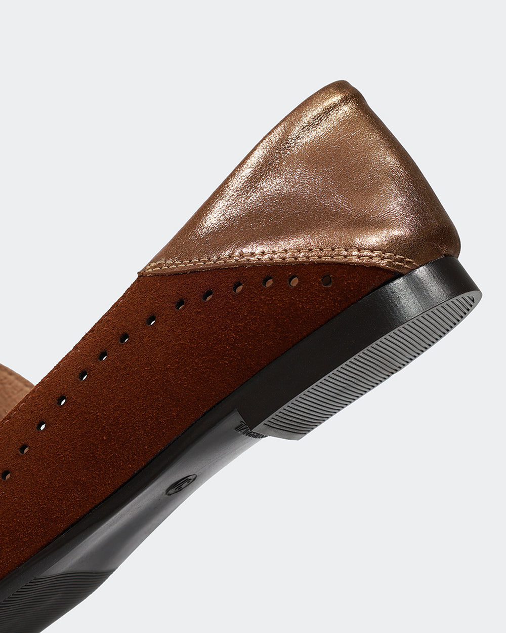 Loafer Bambolim Camurça Marrom Villa Griffe