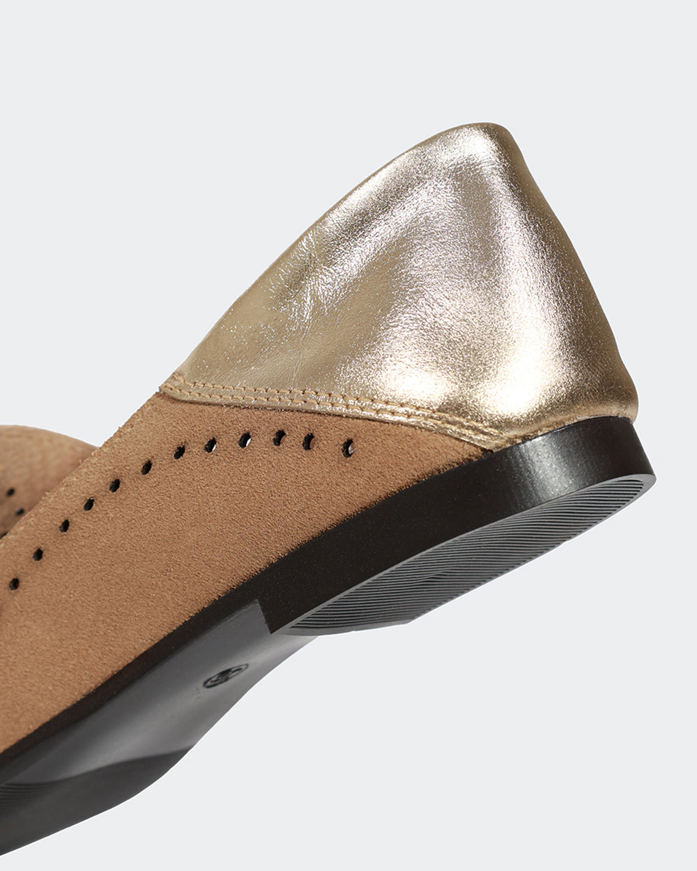 Loafer Bambolim Camurça Areia Villa Griffe