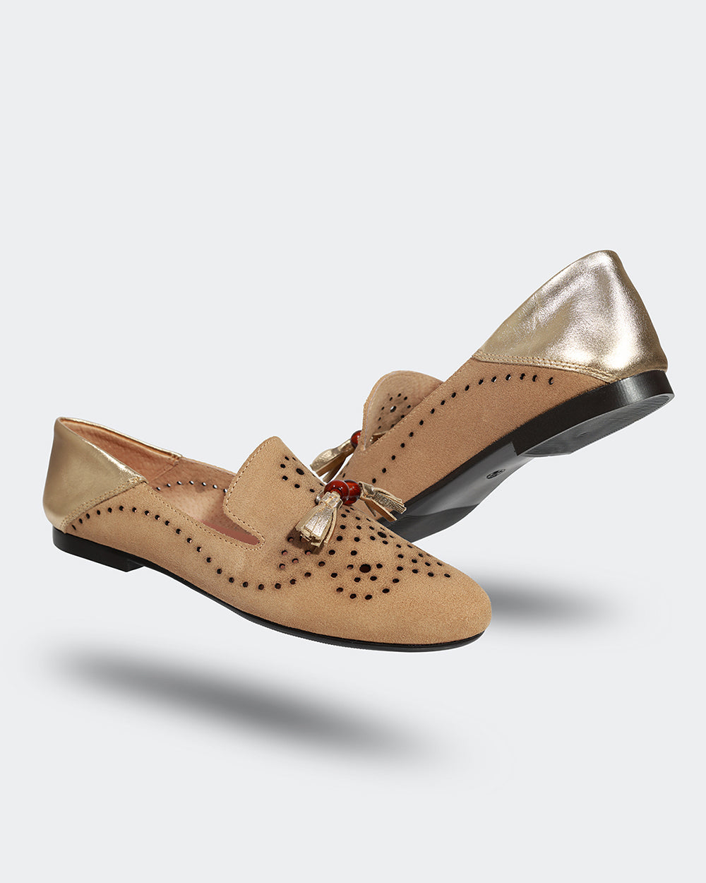 Loafer Bambolim Camurça Areia Villa Griffe